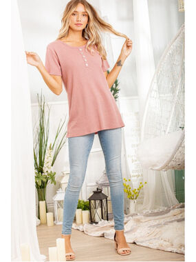 NWOT Heimish Waffle Top with button detail in pink size 1X